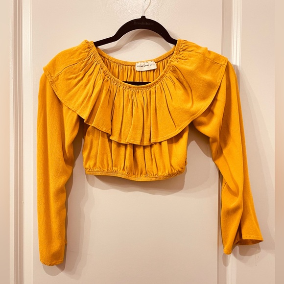 Off shoulder long sleeve crop top with ruffle fits like Medium - Picture 3 of 6